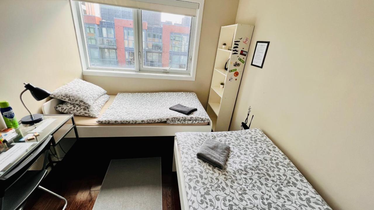 Home In Downtown Торонто Экстерьер фото