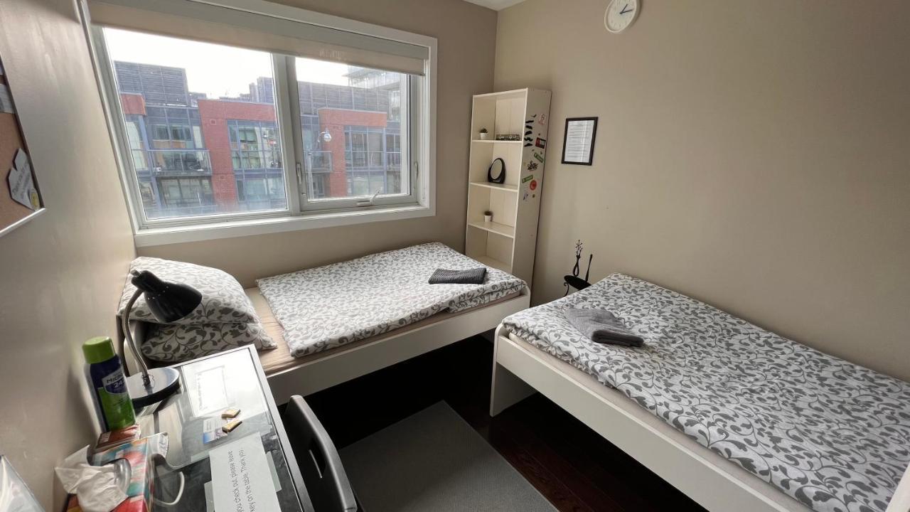 Home In Downtown Торонто Экстерьер фото